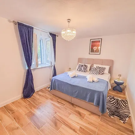 Skarpini Dvori Ljubotic