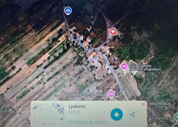 Skarpini Dvori דירה *