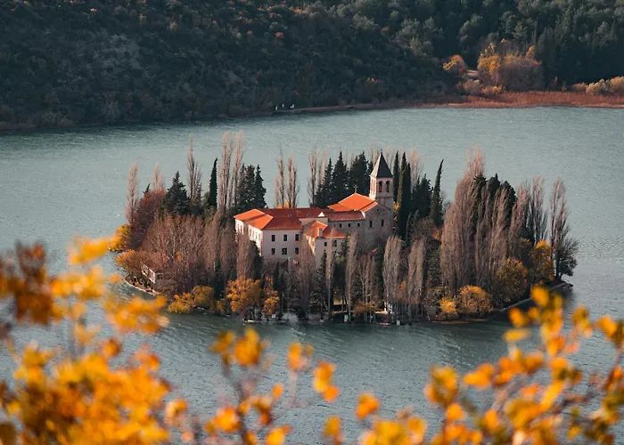 דירה Skarpini Dvori Ljubotic